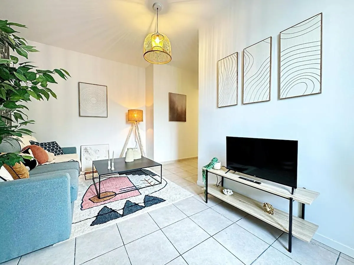 Suite Sacramento Oullins 0*,