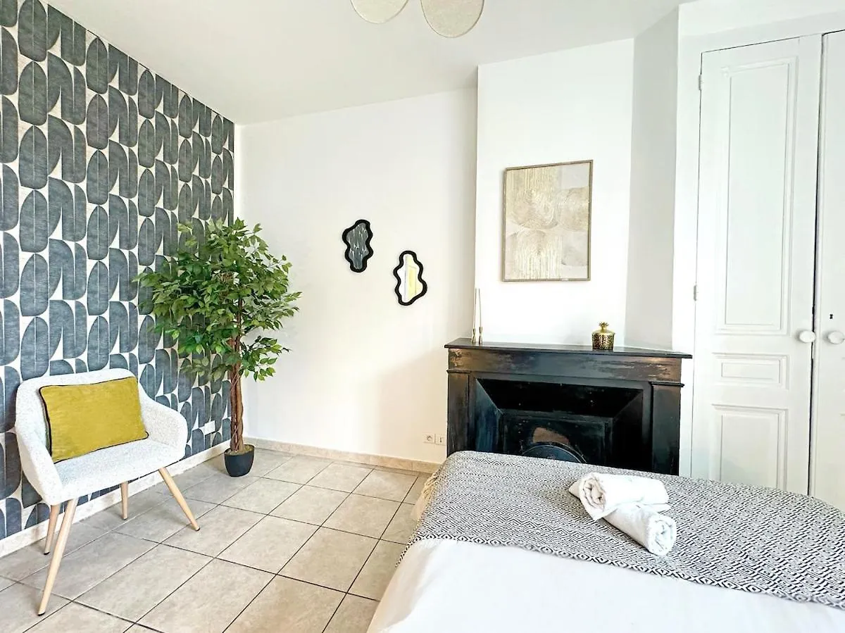 Suite Sacramento Oullins 0*,